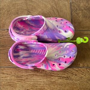 CROCS Kids Water Shoes in Pink and Purple Sz J4